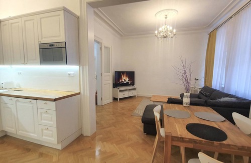 Mala Strana Apartment | CHARMING FLAT IN THE CITY CENTRE BY THE RIVER VLTAVA CLOSE TO THE CHARLES BRIDGE