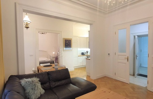 Mala Strana Apartment | CHARMING FLAT IN THE CITY CENTRE BY THE RIVER VLTAVA CLOSE TO THE CHARLES BRIDGE