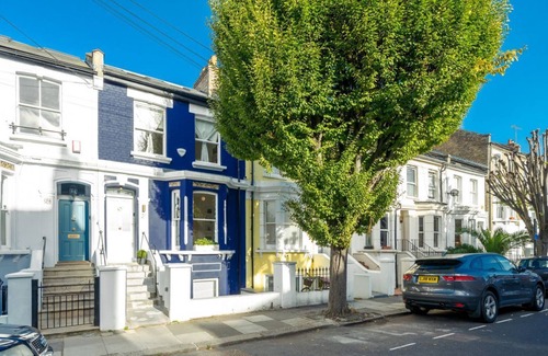 Shepherd's Bush Apartment | Charming flat in Shepherd’s Bush