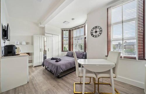Askew Apartment | Charming Flat In Shepherds Bush