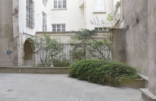 4th Arrondissement Apartment | Charming flat in the heart of Paris on the Seine