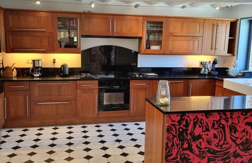 Oudezeele Cottage | Charming Flemish Farmhouse: 9 Guests, Garden, BBQ, Ping-Pong, Near Hiking & Cycling Trails