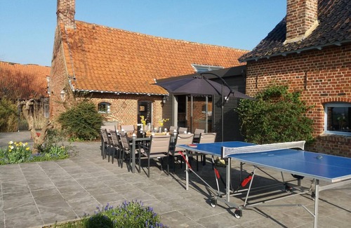 Oudezeele Cottage | Charming Flemish Farmhouse: 9 Guests, Garden, BBQ, Ping-Pong, Near Hiking & Cycling Trails