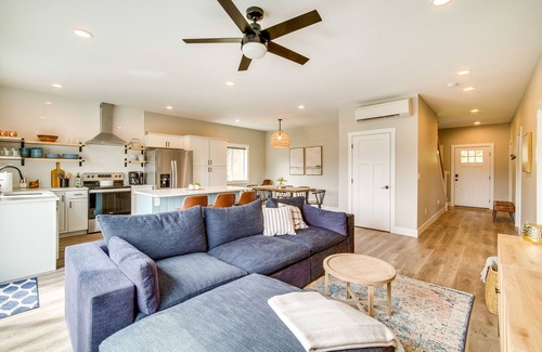 Florence House | Charming Florence Home w/Fire Pit & River Views!