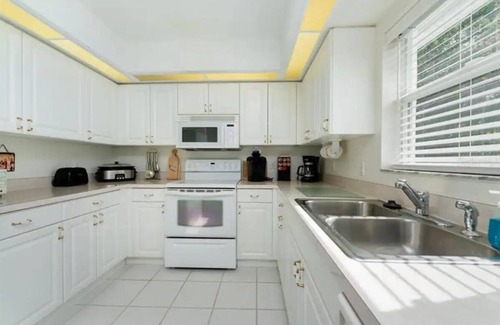 Rotonda Lakes House | CHARMING FLORIDA GETAWAY 3BDR HOME WITH A POOL