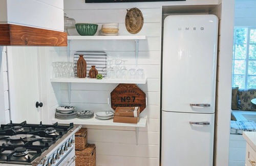 Fern Valley Cottage | Charming Fox Cottage w/Wood Burning Fireplace
