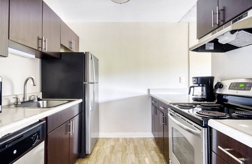 Foster City Apartment | Charming Foster City 1BR w/Gym, Pool, W/D, near highways, by Blueground