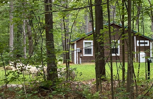 Center Conway Cottage | Charming, Four Season, Mountain View, Lakeview Cottage