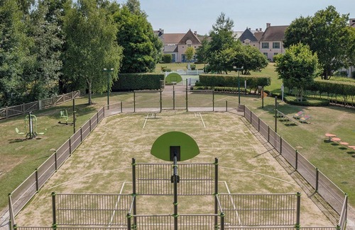 Bailly-Romainvilliers House | Charming 2-bedroom townhome in Bailly-Romainvilliers with WiFi, fitness room