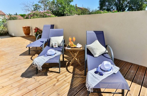 Saint-Etienne-du-Gres House | Charming new air-conditioned villa just 10 minutes from Les Baux de Provnce, a sure-fire favourite!