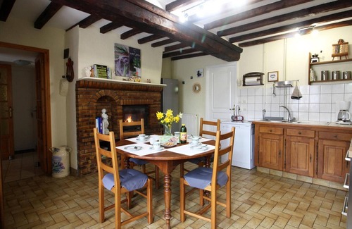 Saint-Bomer-les-Forges Cottage | Charming 19th-Century Home: WiFi, Fireplace, Baby Gear, Garden, Pet-Friendly, Cozy Countryside Retreat