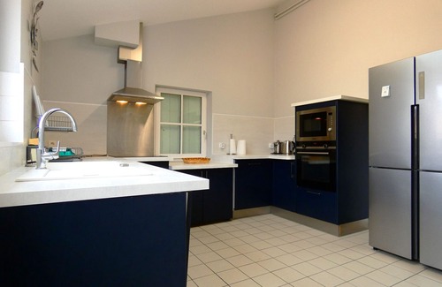 Saint-Georges-sur-Eure Cottage | Charming 14-Person Country House with Garden, BBQ, Parking, Near Chartres