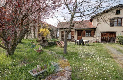 Saint-Medard-en-Forez Cottage | Charming Cottage: Fireplace, Terrace, Play Area, Near St-Galmier