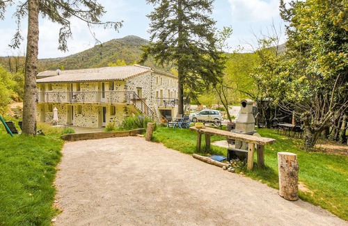 Meysse Apartment | Charming cottage in the middle of nature.