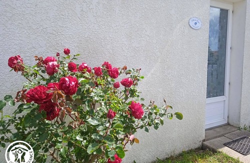Saint-Michel-en-l'Herm Cottage | Charming Cottage with Pool, Near Beaches and Nature, St. Michel en l'Herm