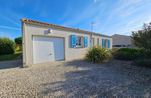 Saint-Michel-en-l'Herm House | Charming House Between Coast and Countryside, Quiet Area, 10km from Beach