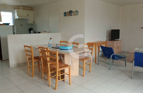 Saint-Vincent-sur-Jard House | Charming Holiday Home for 4 in Saint-Vincent-sur-Jard, Near Beach, Terrace, and BBQ