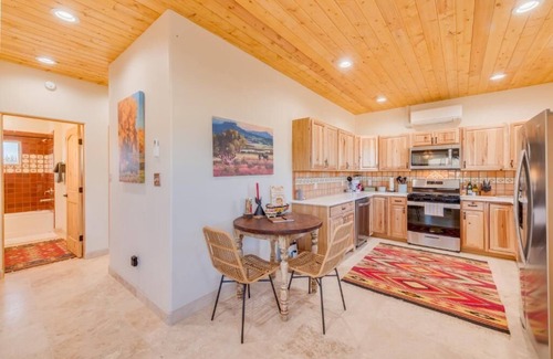 Taos House | Charming free standing Casita in Taos, NM