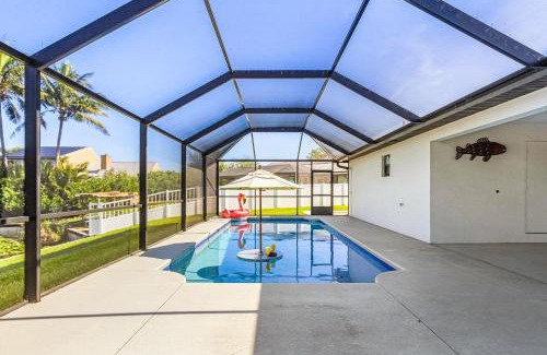 Trafalgar House | Charming Freshwater View - Fish and Frolic Retreat - Roelens