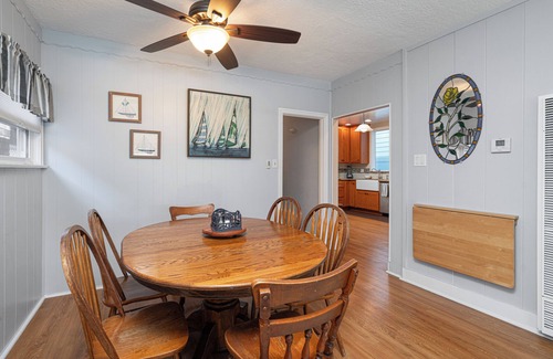 Balboa Island House | Charming Front Unit on Balboa Island
