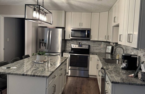 Knoxville House | Charming, fully-equipped, 3-bedroom house in lovely Knoxville.