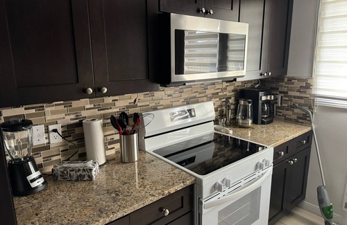 Laval Apartment | Charming fully equipped apt in a quiet area of ​Ste-Rose. Non-smoking. No pets