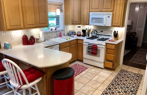 Northwest Dallas House | Charming Fully Furnished House On Tree Lined Street