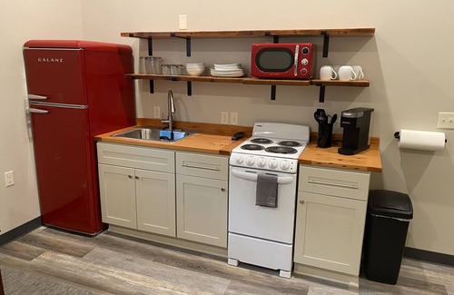East Hillside Apartment | Charming, Fully Furnished Studio Apartment, 101