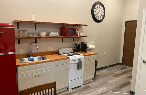 East Hillside Apartment | Charming, Fully Furnished Studio Apartment, 101