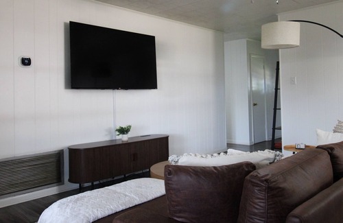 Houma House | Charming, Fully Furnished 4-Bedroom House w/WiFi, AC, & a Spacious Backyard