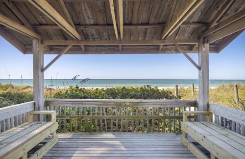 Golden Beach Condo | Charming fully furnished 1-bedroom condo in beautiful Venice, Florida.