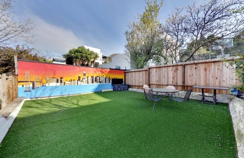 Eureka Valley House | Charming, Fully Updated 1-Bedroom in the Castro with Private Deck & City Views