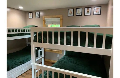 Hickman Cottage | Charming Fun Filled Cottage on 5 Private Acres