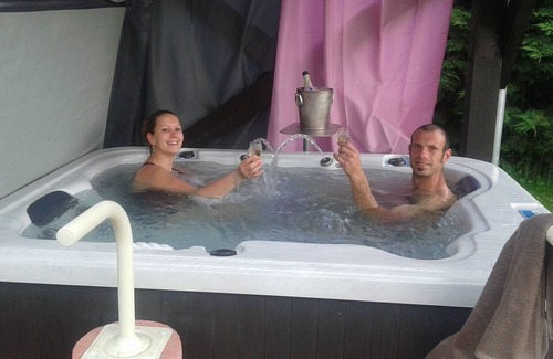 Sarlande Cottage | Charming gîte 30° indoor pool Jacuzzi Sauna. Electric charging station