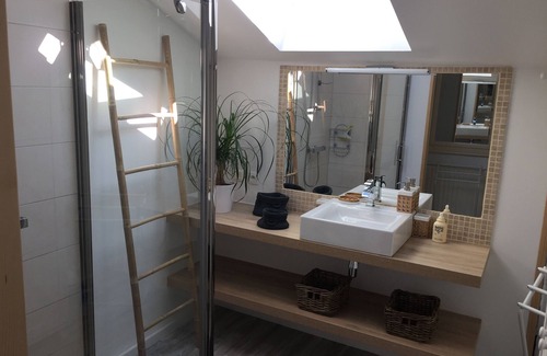 Chauvigny Bed & Breakfast | Charming gîte Indoor pool Medieval town