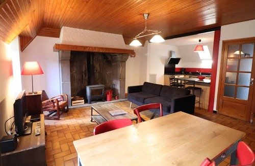 Laveissiere Cottage | Charming Gîte near Super-Lioran Ski Resort, Fireplace, WiFi, Pet-Friendly