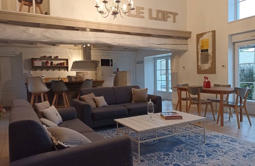 Antezant-la-Chapelle House | Charming gîte in a 14th-century manor house