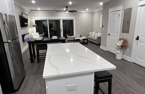 Gainesville House | CHARMING GAINESVILLE TOWNHOME 1