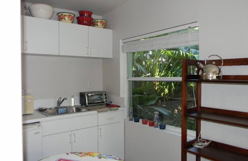 East Little Havana Cottage | Charming Garden Cottage Close To The City Center, Health District & Wynwood