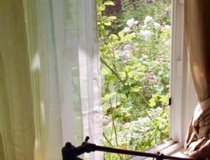 Whiteaker House | Charming Garden Cottage