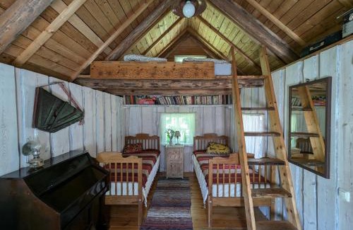 Kuusalu Parish Cabin | Charming Garden House by the River
