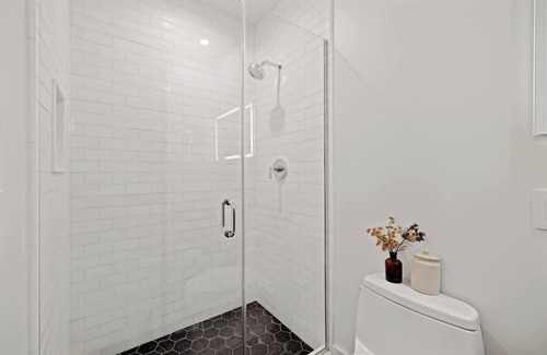 Logan Circle Bed & Breakfast | Charming Garden-Level Getaway in the Heart of DC