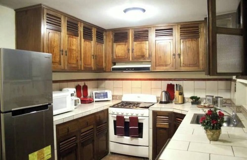 Antigua Guatemala Condo | Charming gated 3-bedroom, pool and free parking in the heart of Antigua. Lovely!