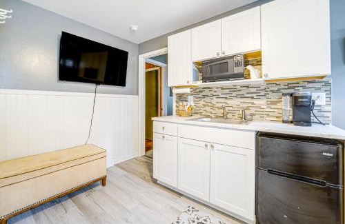 Geneva Apartment | Charming Geneva Vacation Rental about 5 Mi to Lake!