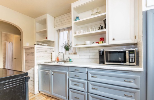 Nampa Cottage | Charming Getaway in Downtown Nampa