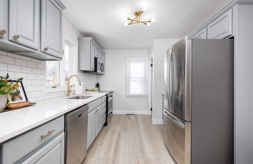 Plymouth House | Charming Getaway in Plymouth with a Hot Tub!