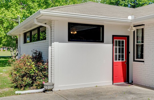 Ashland City House | Charming Getaway - Ping Pong - Pool - Hot Tub