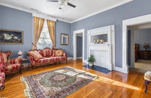 Anderson Apartment | Charming Getaway | Queen Bed, Yard & Free Parking