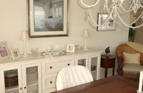 Hull House | CHARMING GETAWAY!!!!