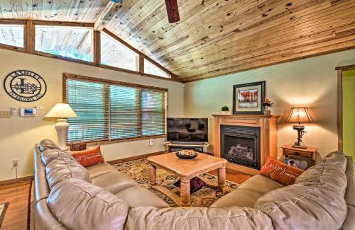 Albany House | Charming Getaway with Lake Cumberland Views!